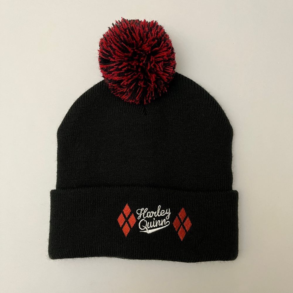 DC Comics Harley Quinn Black Diamond Pom Beanie DC Comics Batman Red & Black 421